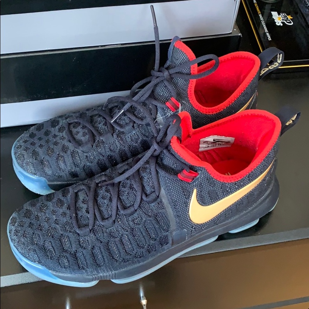 Kd 9 gold medal size 9 🏅 used